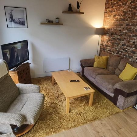 The Snug Apartment Letterkenny Exterior foto